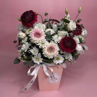 Red/white mixed basket
