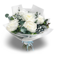 Bouquet of white peonies