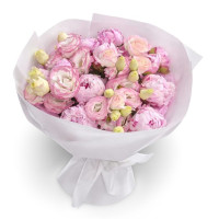 Gentle bouquet of 10 peonies and lisianthus